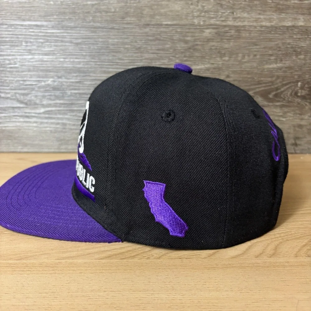 outdoor cap Company good used